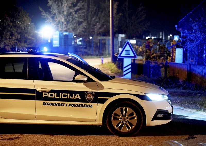 Vozača automobila na koji je naletio putnički vlak kod Osijeka poginuo jer se nije zaustavio na pružnom prijelazu