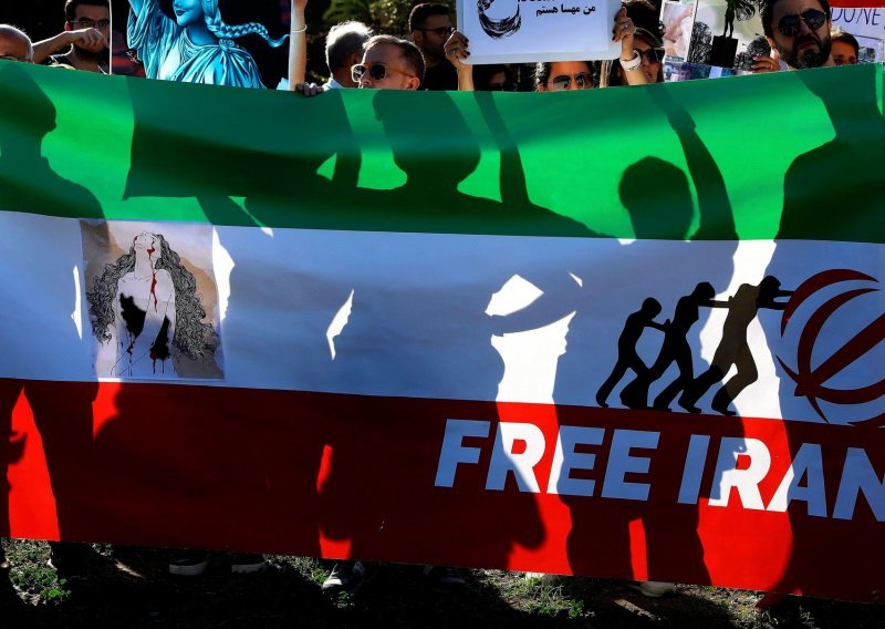 Novi sukobi u Iranu tijekom obilježavanja 40. dana žalosti za Hadisom Nadžafi