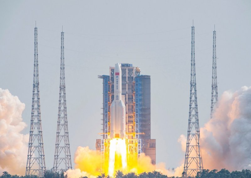 Na Zemlju danas pada 5 do 10 tona krhotina kineske rakete, evo gdje će završiti