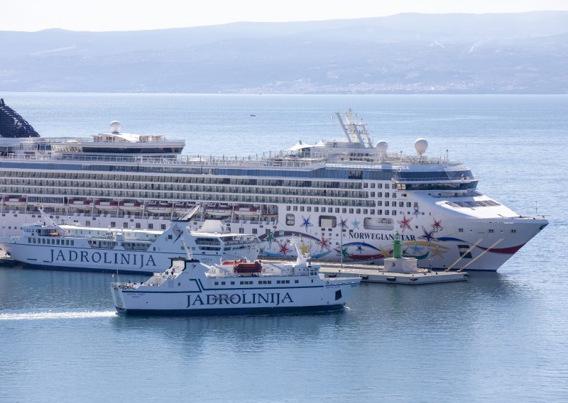 U Hrvatskoj 76 kruzera na kojima je bilo više od pola milijuna putnika. Najviše ih uplovilo pod zastavom Bahama