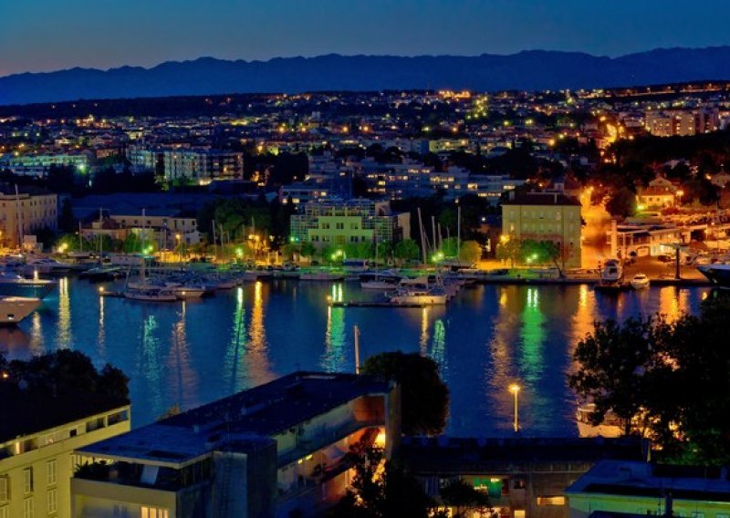 Zadar: Dvije tinejdžerice nožem napale i teško ozlijedile vršnjaka