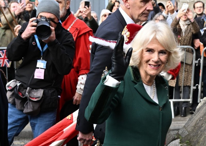 Kraljica Camilla napravila drastičan rez i prekinula sa stoljetnom tradicijom