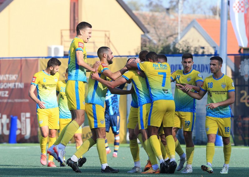 [VIDEO/FOTO] Rijeka ispala, Lokomotiva jedva dobila trećeligaša, Osijek pobijedio Varaždin nakon velike drame i čak četiri crvena kartona! Gorica poražena od Šibenika