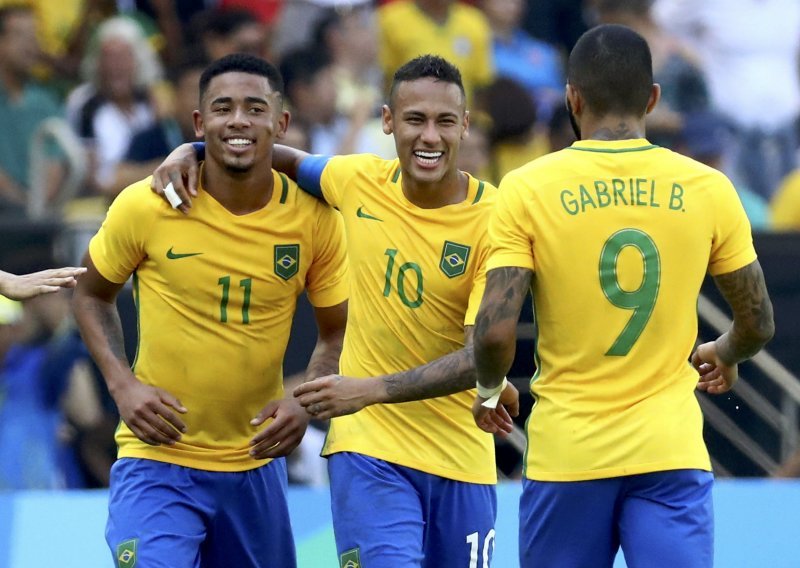 Brazil golijadom do finala, Neymarov rekord