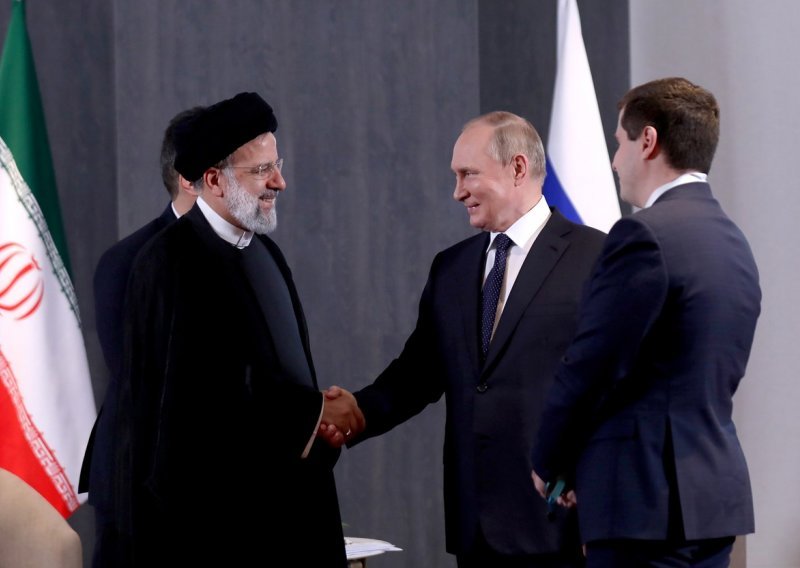 Putin razgovarao s iranskim predsjednikom Raisijem, Kremlj objavio o čemu