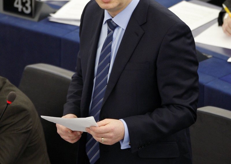 Fuele pozvao na oprez oko zakona o optužnicama iz Srbije