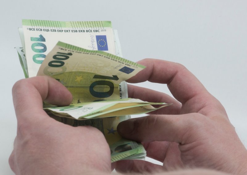 Njemačka planira svim 18-godišnjacima dati poklon bon od 200 eura, ali još se preispituje jedna stvar