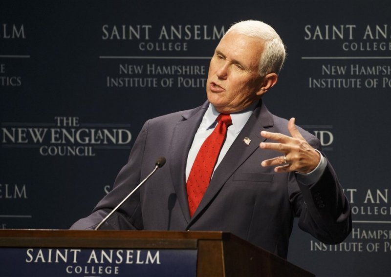 Pence: Trumpove riječi prije napada ugrozile su mene, moju obitelj i sve na Kapitolu