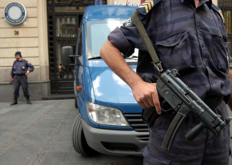 Jedan od osumnjičenih terorista registriran pri ulasku u Srbiju