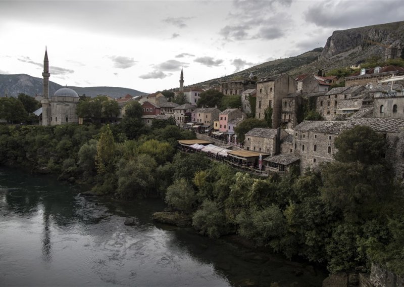 Kod Mostara započela pretraga jezera koje bi moglo biti masovna grobnica iz rata: 'Očekujemo da bi moglo biti između 80 i 100 Mostaraca'