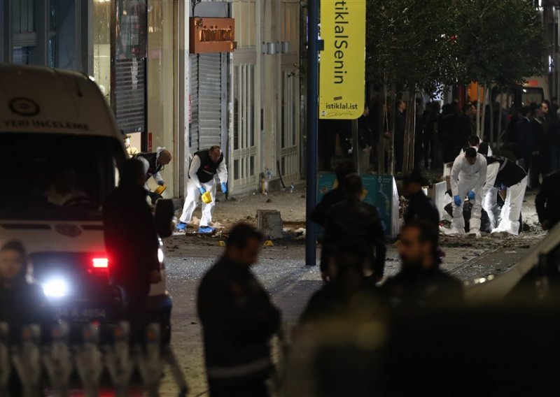 U Istanbulu došlo do nove eksplozije; zapalili se automobili