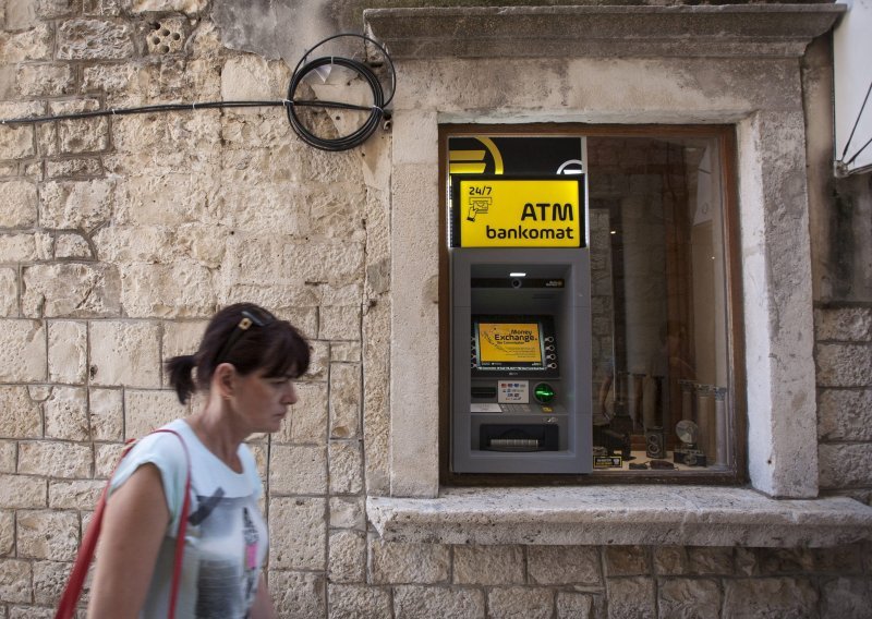 Bankomati od prosinca uvode promjenu zbog lakšeg prelaska na euro