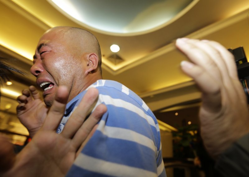 SMS obiteljima nestalih: Nitko nije preživio let MH370!