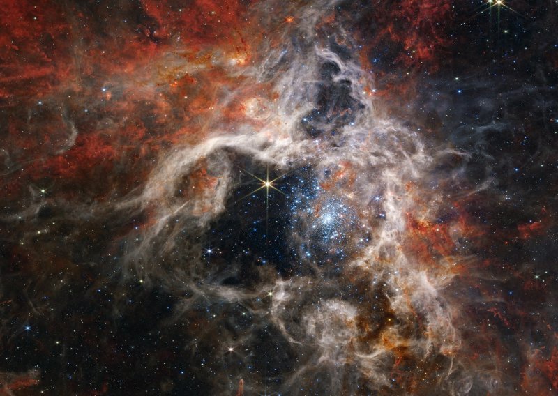 [FOTO] Zavirite dublje u svemir uz ove očaravajuće slike snimljene teleskopima James Webb i Chandra