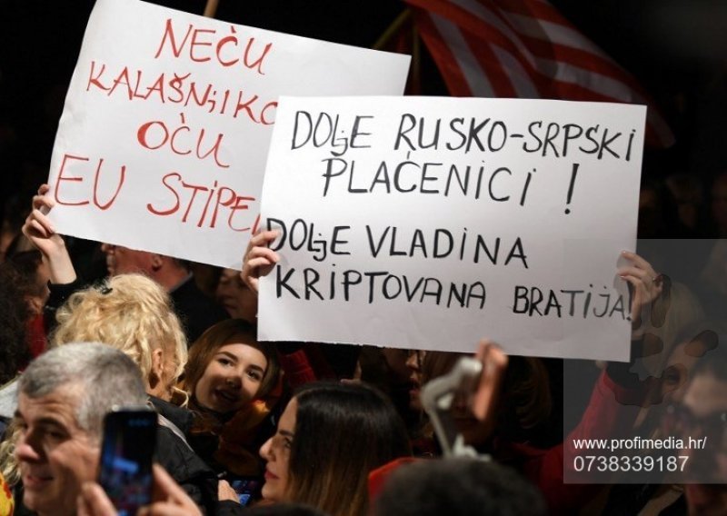 Tisuće ljudi prosvjedovale protiv vlade u Crnoj Gori