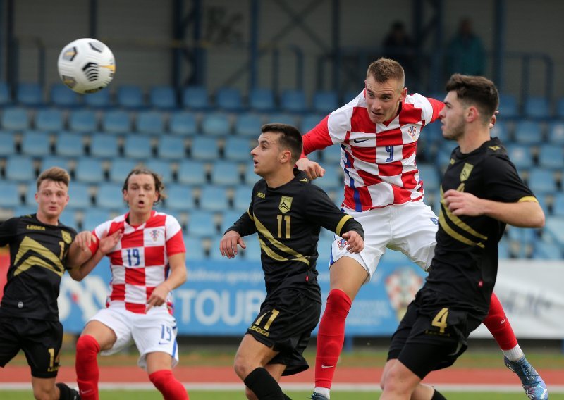 [VIDEO] Šokantan poraz hrvatske U-19 reprezentacije; pogledajte kako su Finci iznenadili izabranike Josipa Šimunića