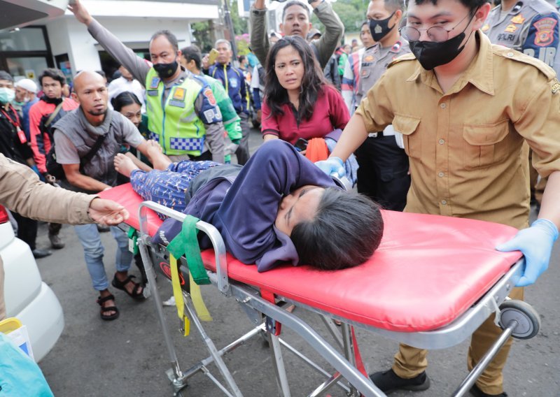 U stravičnom potresu u Indoneziji poginulo najmanje 162 osobe, nekoliko stotina je ozlijeđeno