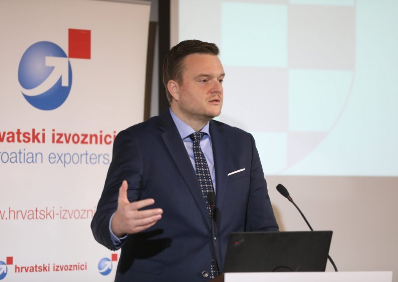 [FOTO] Primorac: Novim porezom nikoga ne kažnjavamo; Ivanov: Porez je nepravedan