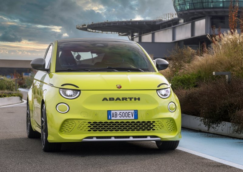 [FOTO/VIDEO] Abarth predstavio novi 500e: Potpuno električan sportaš, bolji i od benzinskog modela 695