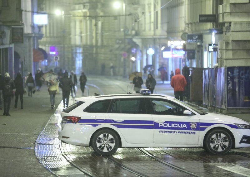 Ogroman komad fasade pao u centru Zagreba: Ljudi su se preplašili i počeli bježati