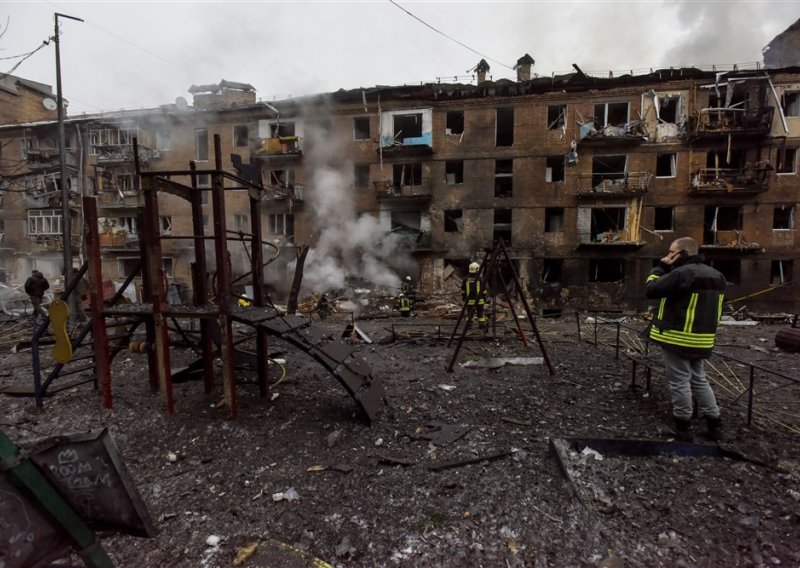 Šef ukrajinske policije: Svakodnevno rusko granatiranje uništava Herson, od završetka okupacije ubili su 32 civila