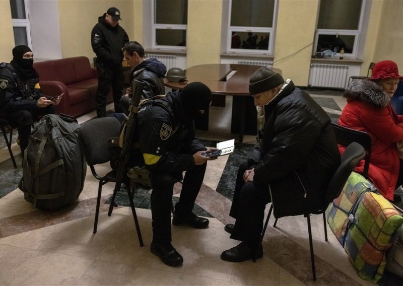Ukrajina i Rusija razmijenile po 50 zarobljenika; oslobođeni branitelji Mariupolja, Zmijskog otoka...