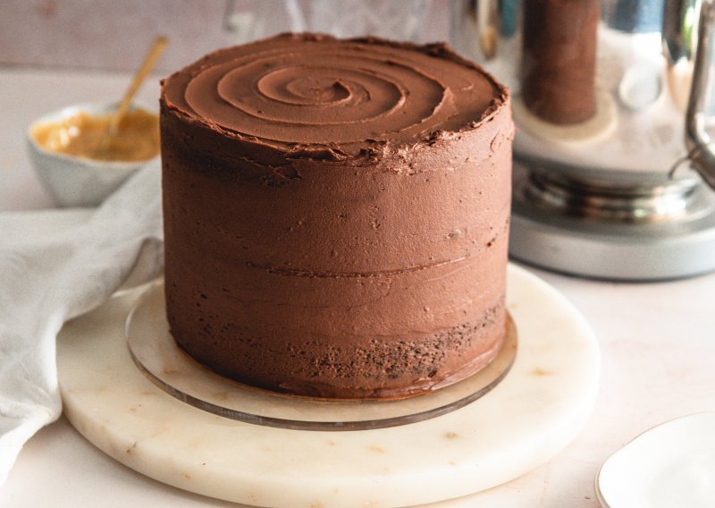 Recept koji morate isprobati: Neodoljiva kombinacije čokolade i karamele u sočnoj fudge torti idealna je za ove hladne dane
