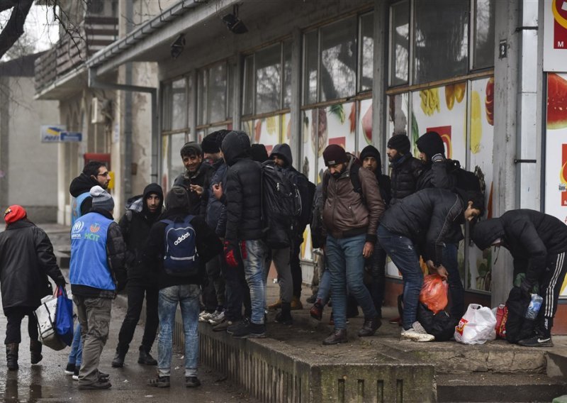 Pucnjava među migrantima u vojvođanskom Horgošu; jedan mladić ranjen