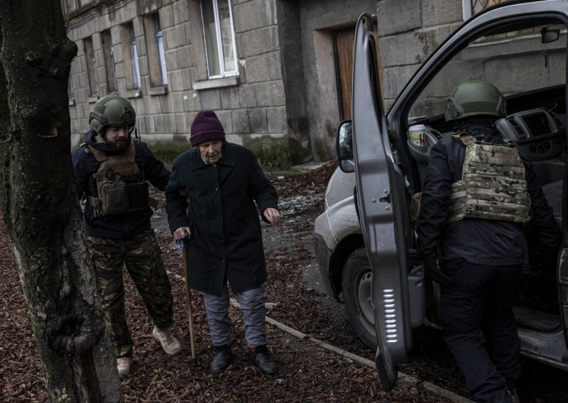 [FOTO] Šest milijuna ljudi u Ukrajini je bez struje, ruska strana poručuje: Ispunite zahtjeve i okončajte patnju civila