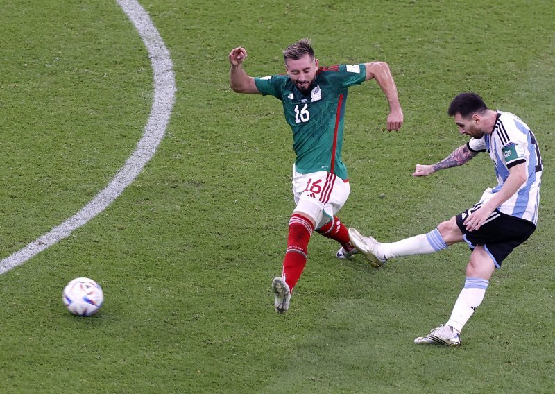 [FOTO] Argentina došla do bitne pobjede! Messi i E.Fernandez u drugom poluvremenu slomili tvrdi Meksiko za velika tri boda