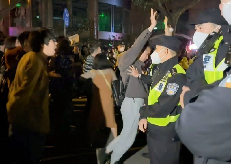 Prosvjedi u Šangaju zbog mjera protiv covida, nezadovoljstvo raste diljem Kine