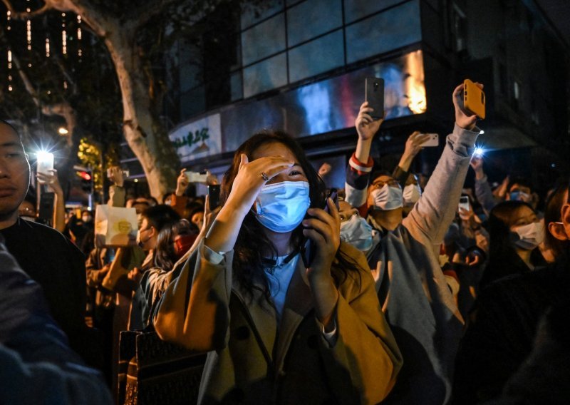 Mnoštvo policije na ulicama Pekinga i drugih velikih gradova sprječava daljnje prosvjede u Kini