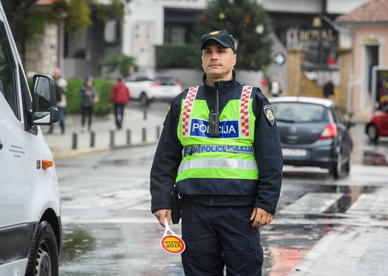 Policija u Gospiću primila emotivnu poruku: Pogriješila sam i platila kaznu, ali ono što su policajci napravili sve se rjeđe viđa