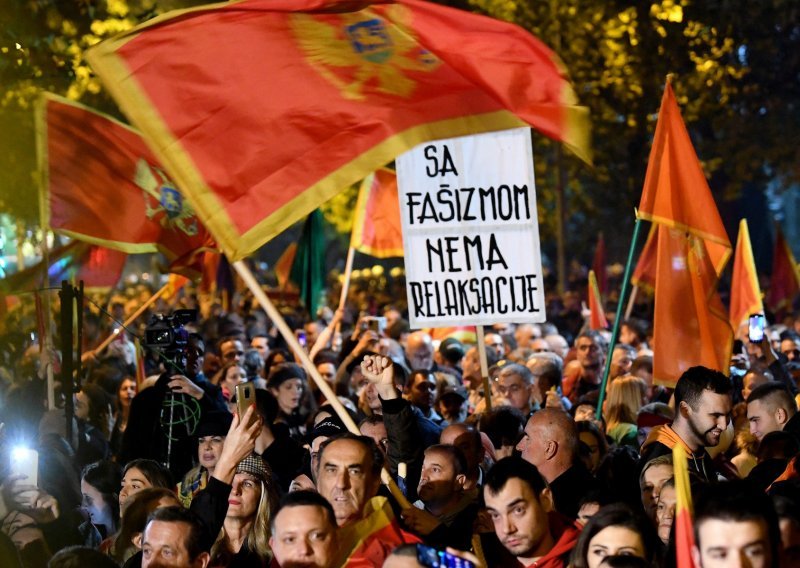 [VIDEO/FOTO] Novi masovni prosvjed u Podgorici: Ne damo te Crna Goro!