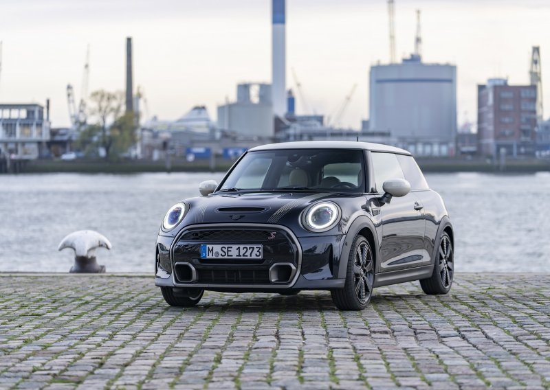 [FOTO] Mini predstavio Cooper S Resolute Edition; Jasna predanost povijesnim korijenima marke