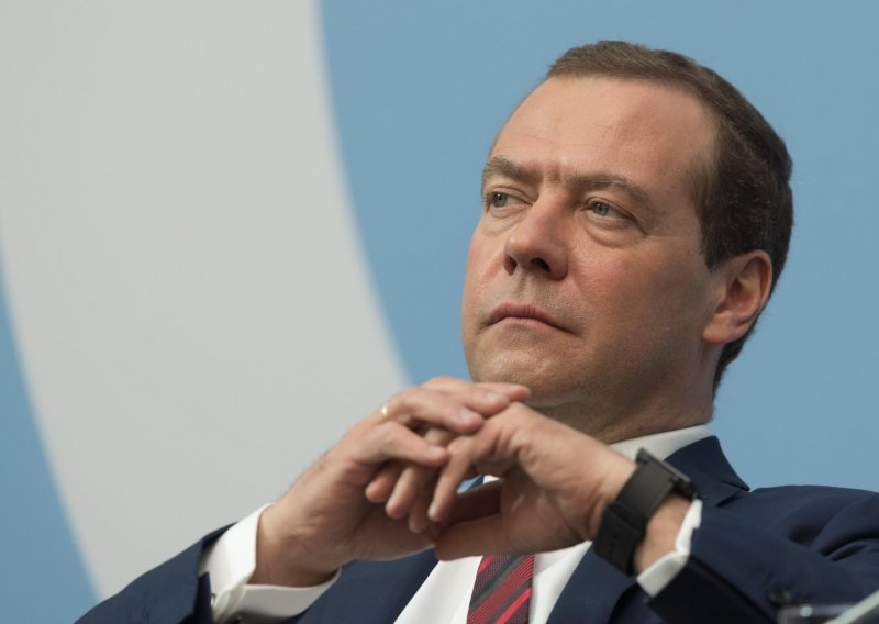 Medvedev: Ubrzano radimo najmoćnija sredstva razanja