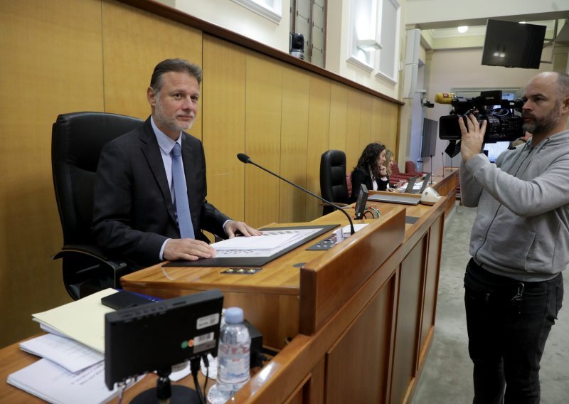 Jandroković: Dugo sam u Saboru i ne sjećam se ovakvog posrnuća zastupnika. Neki se boje Milanovića