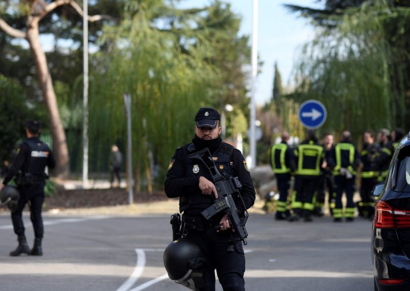 Ukrajinsko veleposlanstvo i konzultati  u Španjolskoj primili krvave pošiljke: Nova pisma sa 'životinjskim očima' stigla poštom