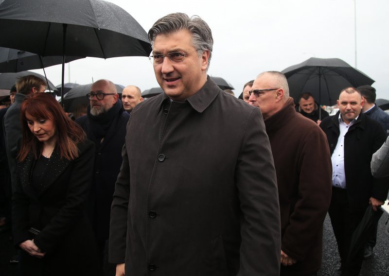 Plenković o oporbi koja odbija vojnu pomoć Ukrajini: Otvorena su im vrata pa imaju šanse još dva tjedna