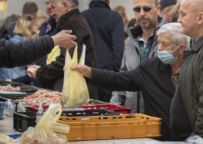 Split dijeli božićnice umirovljenicima i najpotrebitijim građanima