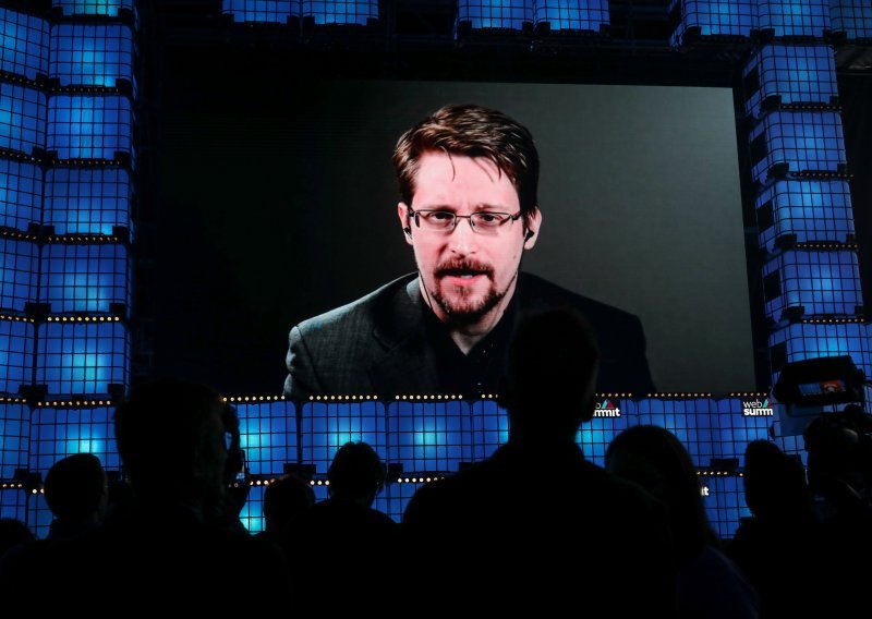 TASS: Snowden položio prisegu na vjernost Rusiji, dobio putovnicu