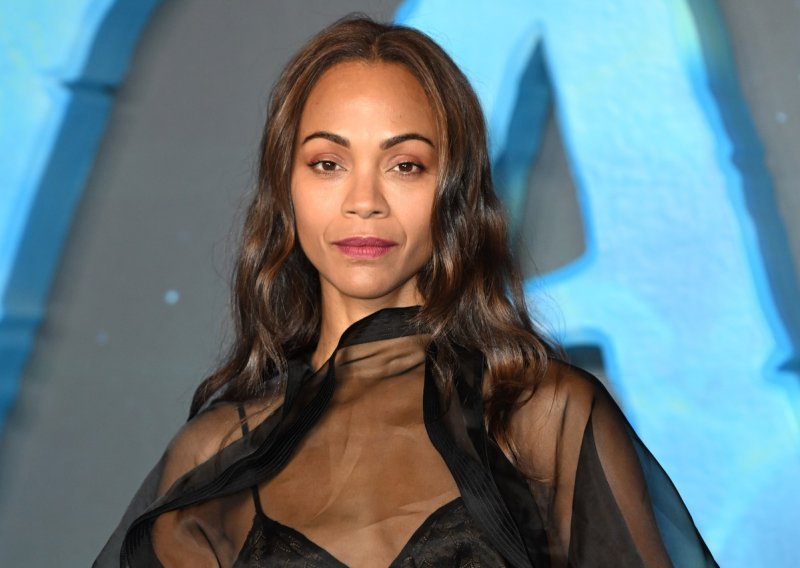 Zoe Saldana postala je prva glumica u povijesti čija su četiri filma zaradila više od 2 milijarde dolara