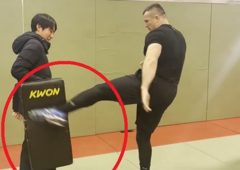 Cro Cop objavio video s japanskim novinarom koji je zamolio da ga udari. Evo kako je prošao: Ovako želim da i naši danas igraju!