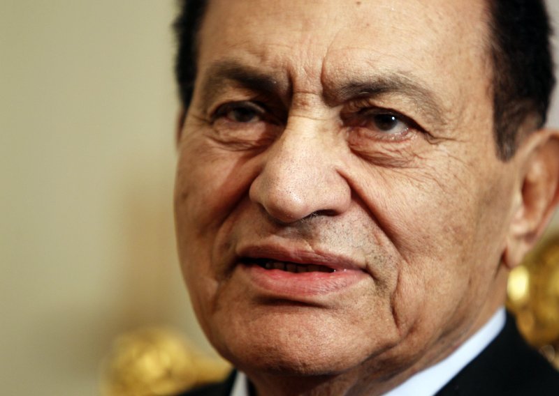 Produljen pritvor Mubaraku