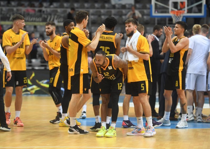 Košarkaši Splita u Baru držali priključak prvo poluvrijeme, ali u nastavku nisu izdržali