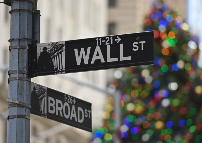 Wall Street znatno pao na početku tjedna