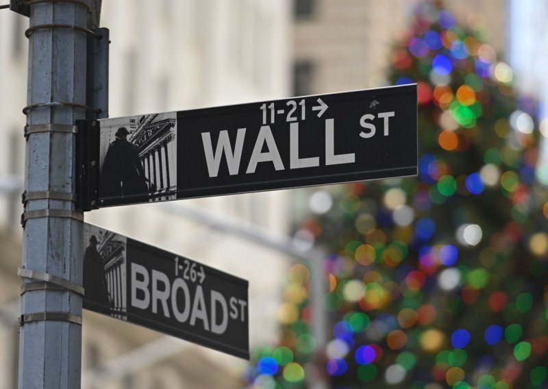 Wall Street znatno pao na početku tjedna