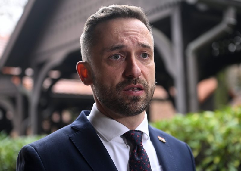 Ministar Piletić: 'Nitko nije stradao, sigurnosni sustav u centrima za socijalnu skrb funkcionira'