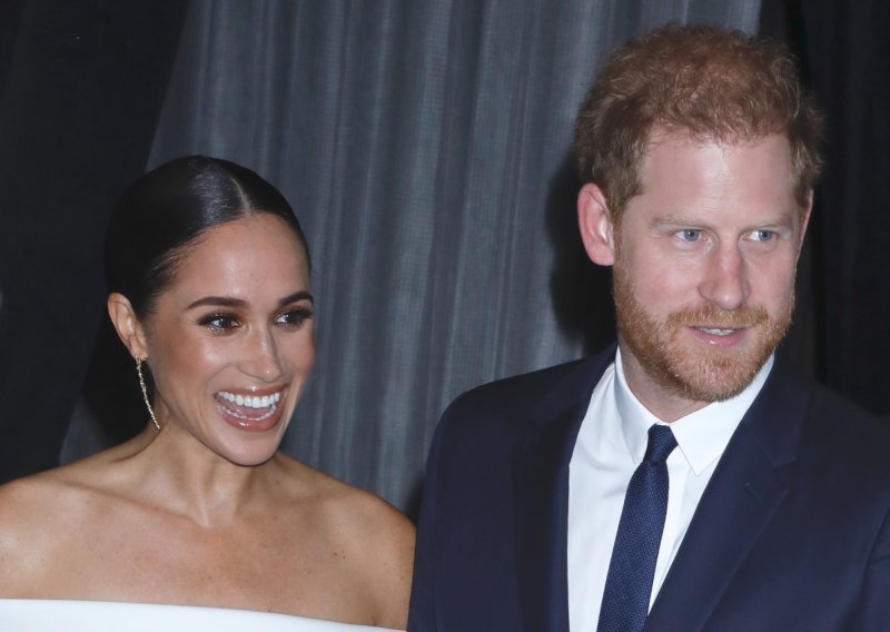 Meghan Markle i princ Harry u svom dokumentarcu otkrili kako su se zapravo upoznali i počeli hodati