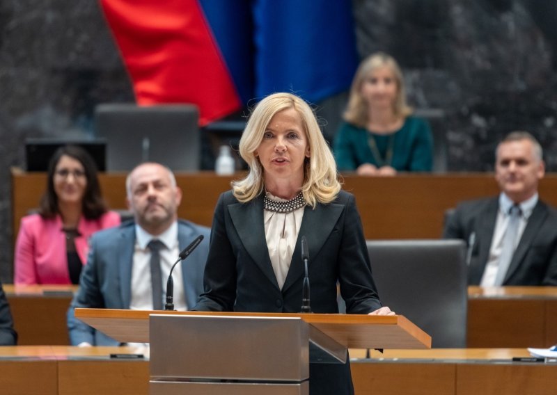 Prva promjena u Golobovoj vladi: Slovenska ministrica unutarnjih poslova dala ostavku